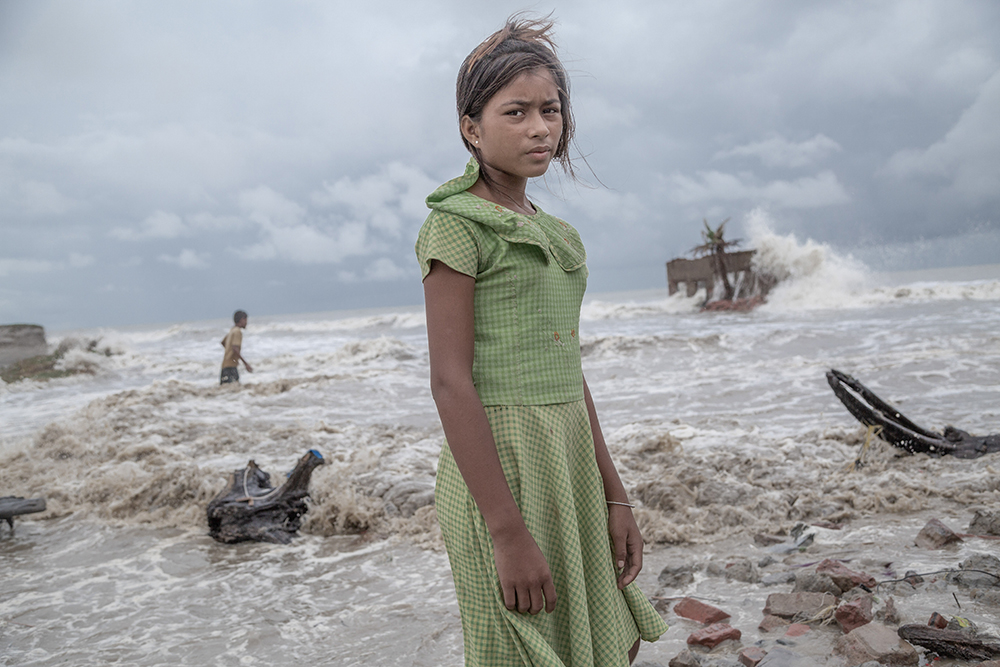 Supratim Bhattacharjee, Sinking Sundarbins. Photograph. ©Supratim Bhattacharjee, 2024. Courtesy of the Mangrove Action Project.